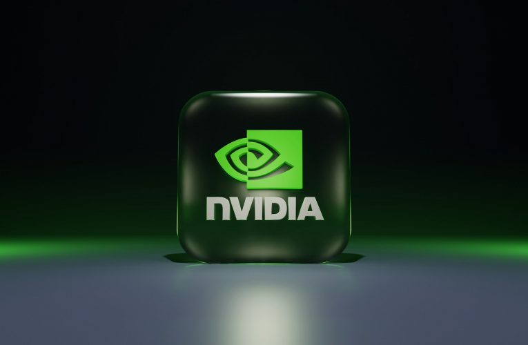 NVIDIA prolonge le support de Windows 10 tout en consolidant sa position dominante dans l’emballage avancé des puces IA