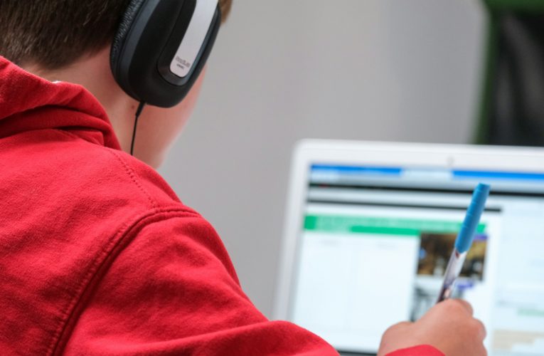L’intelligence artificielle à l’école : Révolution pédagogique ou simple raccourci ?